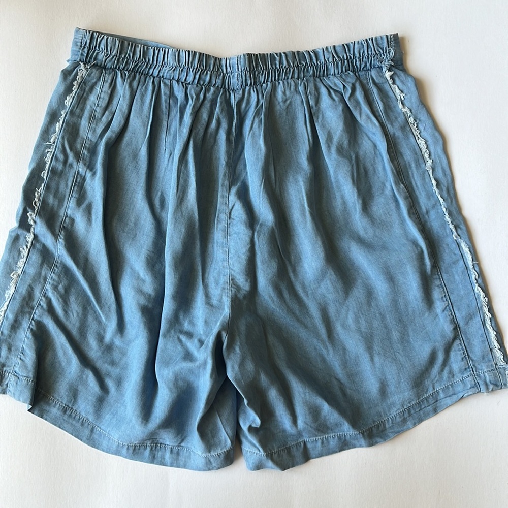 ICHI Lyocell Shorts - Picture 3 of 8